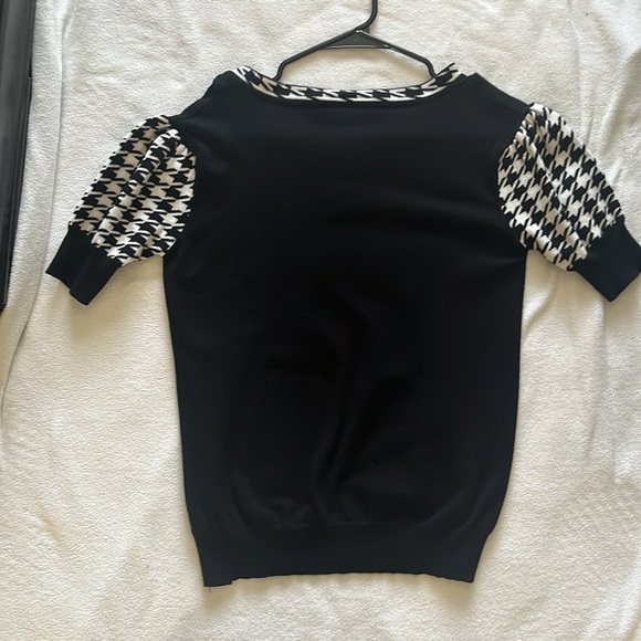 Black sweater with houndstooth trim - Picture 3 of 3